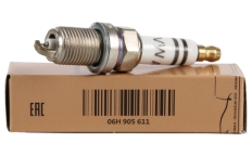 Свеча зажигания (06H905611)