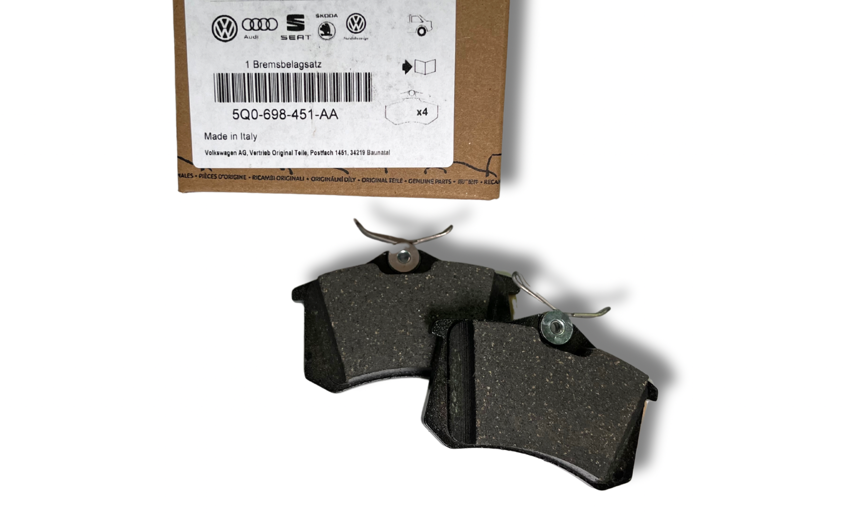 Колодки тормозов зад. (5Q0698451AA)