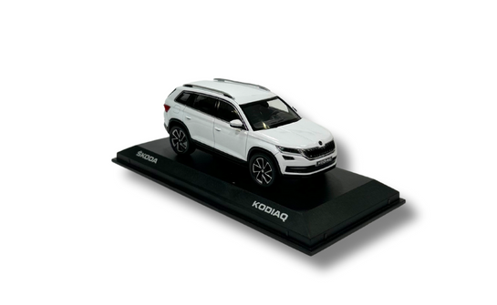 Модель автомобиля Škoda Kodiaq 2017 Moon White 1:43 (565099300S9R) 1