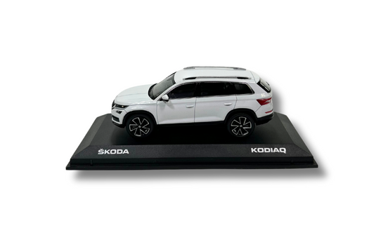 Модель автомобиля Škoda Kodiaq 2017 Moon White 1:43 (565099300S9R) 2